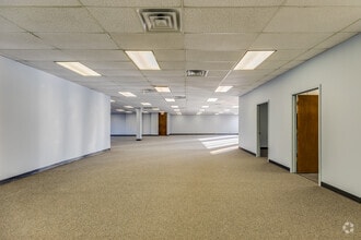 9726 E 42nd St, Tulsa, OK à louer Photo intérieure– Image 1 sur 6