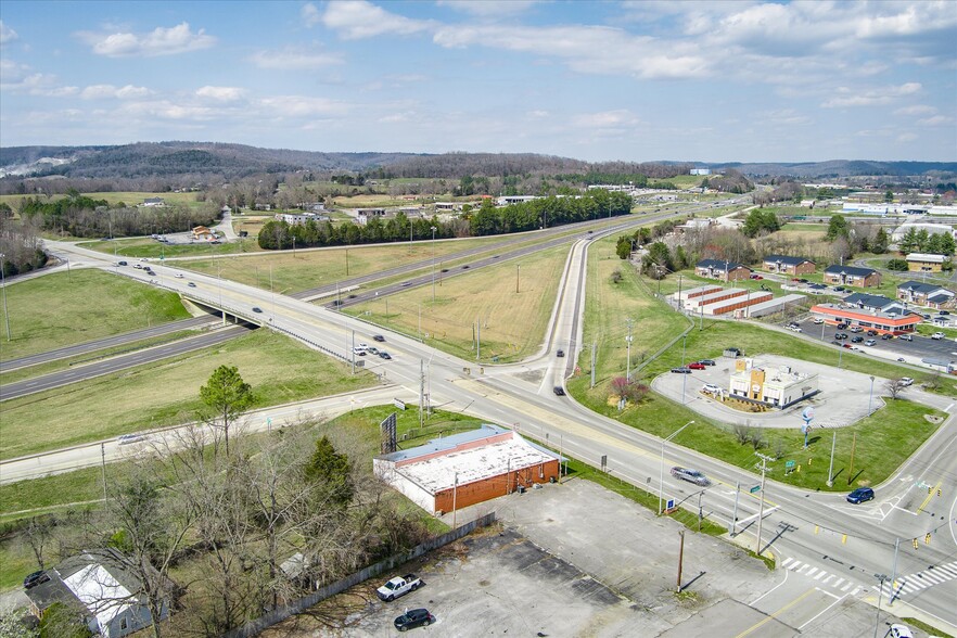 689 Bockman way, Sparta, TN à vendre - Photo de l’immeuble – Image 2 sur 15