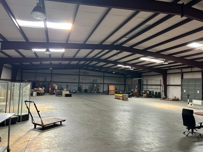 7307 Business Pl, Arlington, TX à vendre - Photo intérieure – Image 2 sur 5