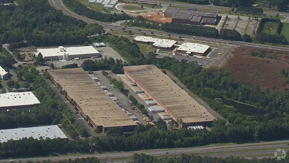 665 Raco Dr, Lawrenceville, GA à louer - Vidéo aérienne – Image 2 sur 5