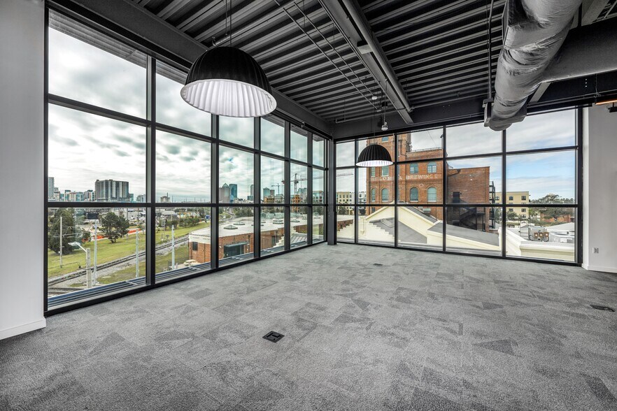 1242 E 5th Ave, Tampa, FL à louer - Photo intérieure – Image 3 sur 25