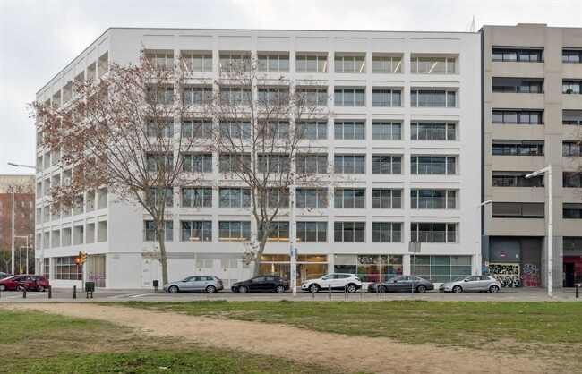 Carrer de Ramon Turró, 27-29, Barcelone, Barcelona à louer - Photo de l’immeuble – Image 1 sur 7