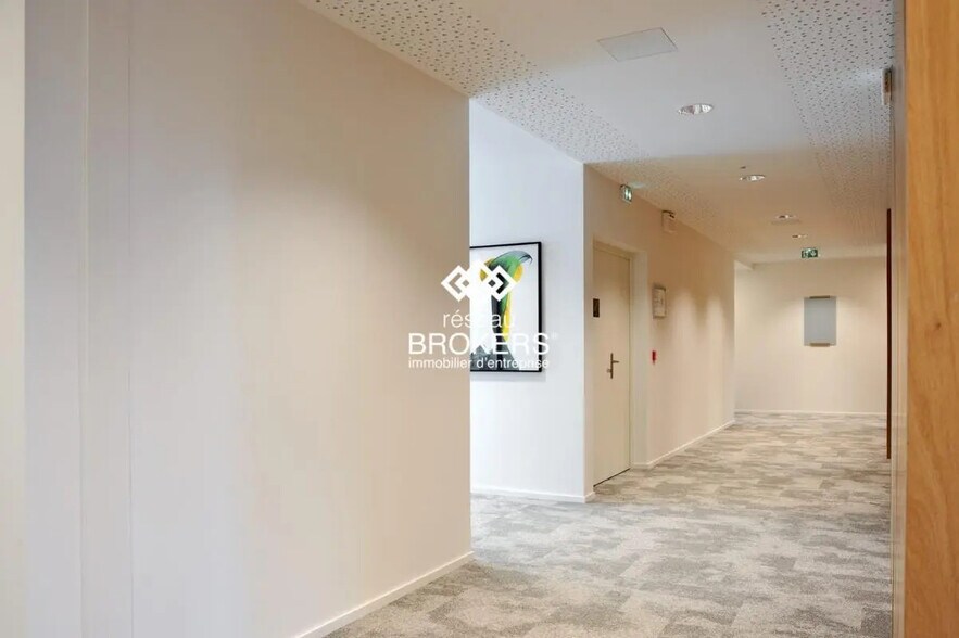 1512 Avenue Charles De Gaulle, Mâcon à vendre - Photo de l’immeuble – Image 2 sur 6
