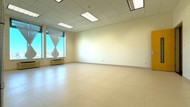 6402 8th Ave, Brooklyn, NY à louer Photo intérieure– Image 2 sur 5