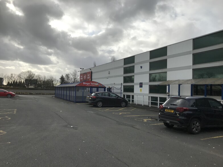 Kirkmanshulme Ln, Manchester à louer - Photo de l’immeuble – Image 2 sur 3
