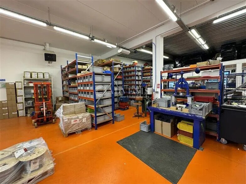 Local d’activités dans Croissy-Beaubourg à louer - Photo de l’immeuble – Image 1 sur 12