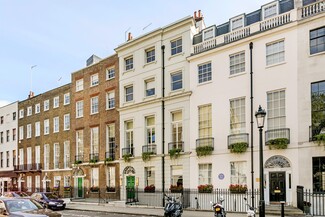 Plus de détails pour 10 & 46 Fitzroy Square – Bureau à vendre, London