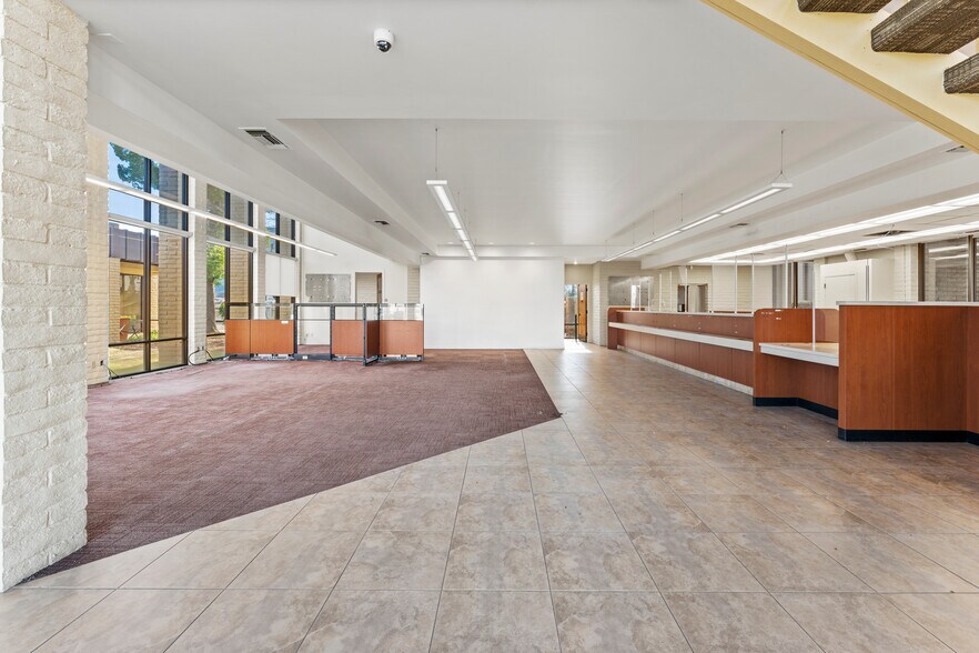 110 Harding Blvd, Roseville, CA à vendre - Photo de l’immeuble – Image 3 sur 10