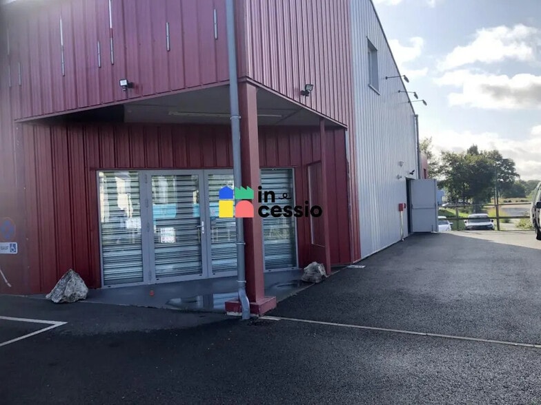 Local d’activités dans Ruaudin à louer - Photo de l’immeuble – Image 1 sur 8