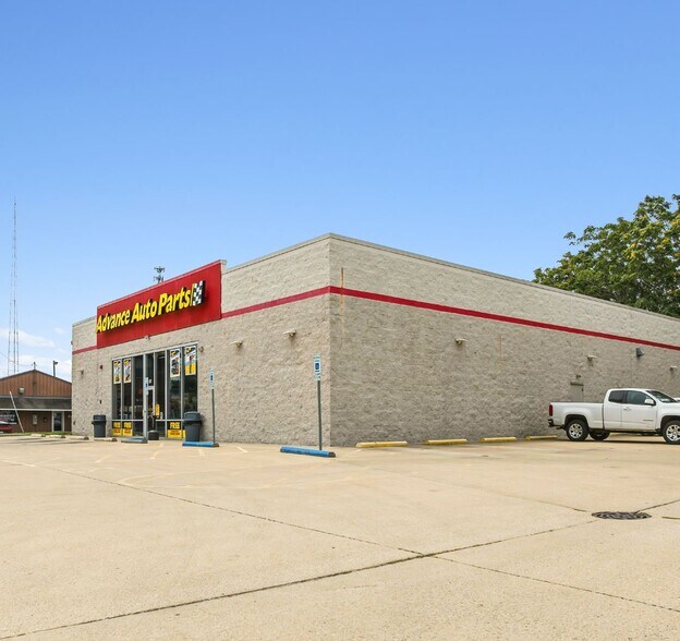 317 Lake Land Blvd, Mattoon, IL à vendre - Photo de l’immeuble – Image 2 sur 15