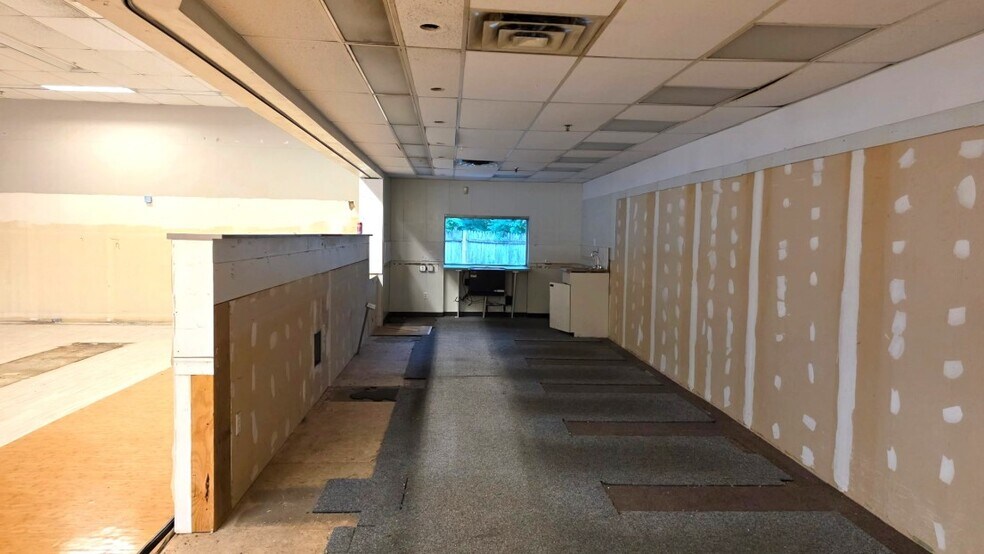 1350 Stanley St, New Britain, CT à louer - Photo intérieure – Image 3 sur 5