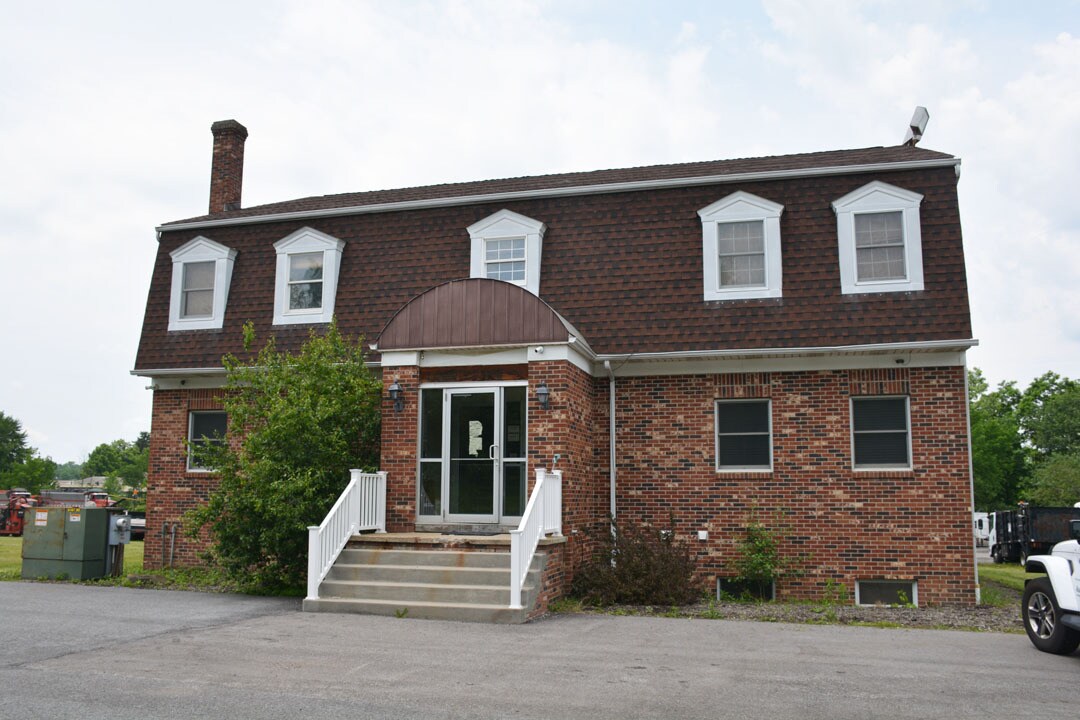 11330 Kinsman Road portefeuille de 2 biens à vendre sur LoopNet.fr Photo de l’immeuble– Image 1 sur 15