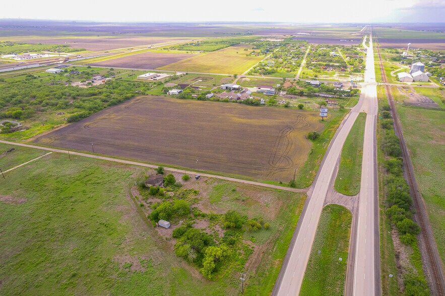 0 U.S. 77 Hwy, Driscoll, TX à vendre - Photo de l’immeuble – Image 2 sur 6