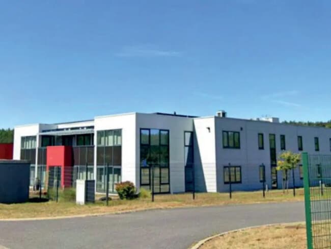 Plus de détails pour Local d’activités à vendre