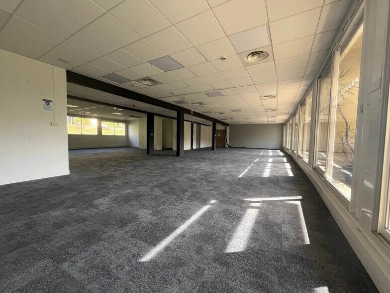 Bureau dans Valbonne à louer - Photo de l’immeuble – Image 3 sur 5