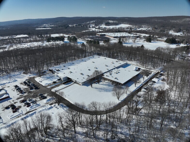 150 Knotter Dr, Cheshire, CT à louer – Image 2 sur 17