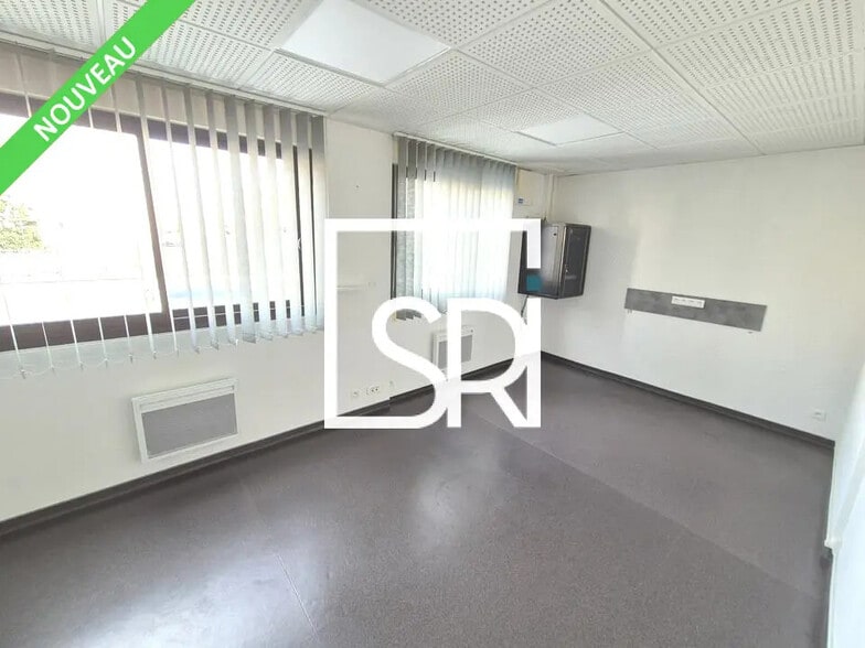 Bureau dans Issoire à vendre - Photo de l’immeuble – Image 2 sur 10
