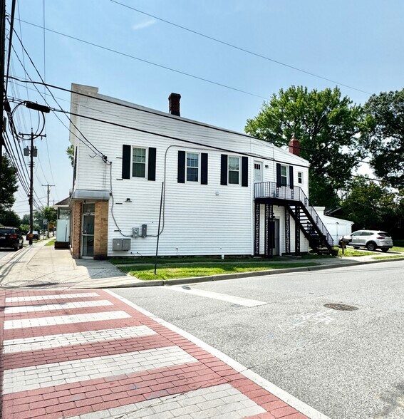 520 Montgomery St, Laurel, MD à vendre - Photo de l’immeuble – Image 2 sur 16