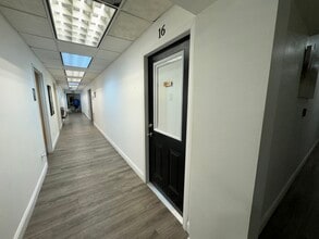 3390 Kori Rd, Jacksonville, FL à louer Photo intérieure– Image 2 sur 4