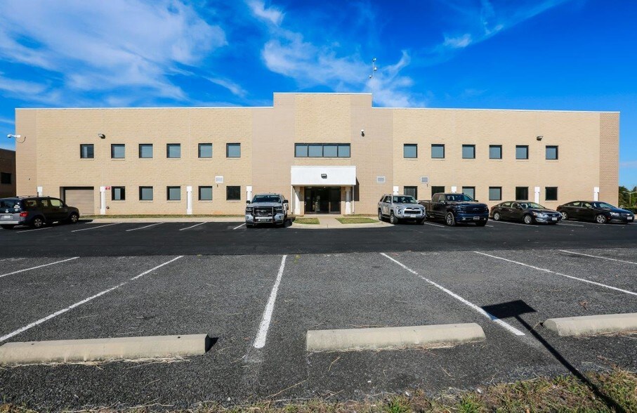8886 Rixlew Ln, Manassas, VA à louer - Photo de l’immeuble – Image 3 sur 5