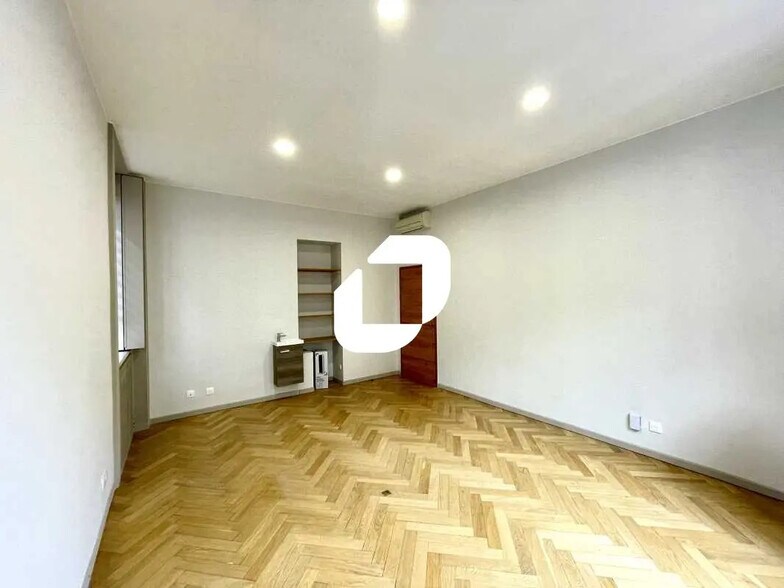 Bureau dans Lyon à louer - Photo de l’immeuble – Image 3 sur 16