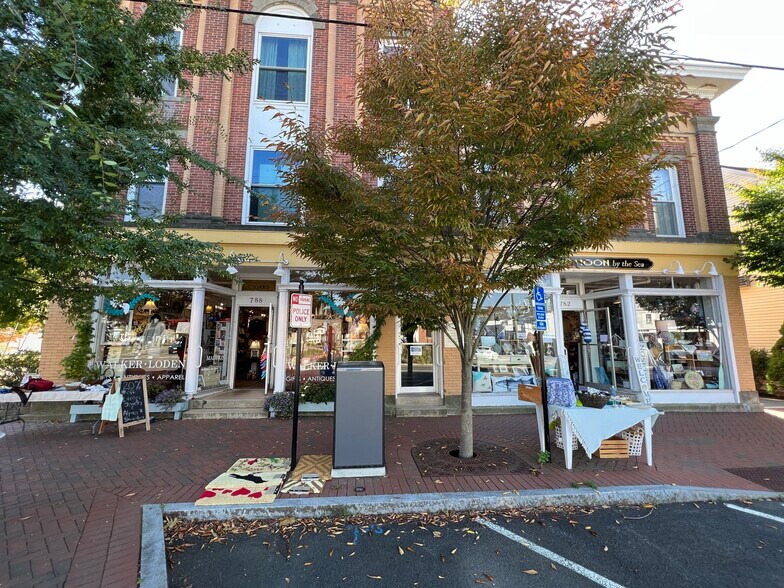 782-788 Boston Post Rd, Madison, CT à louer - Photo de l’immeuble – Image 3 sur 7