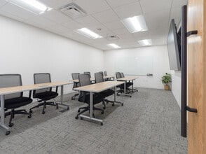 114 W Main St, Mesa, AZ à louer Photo intérieure– Image 1 sur 8