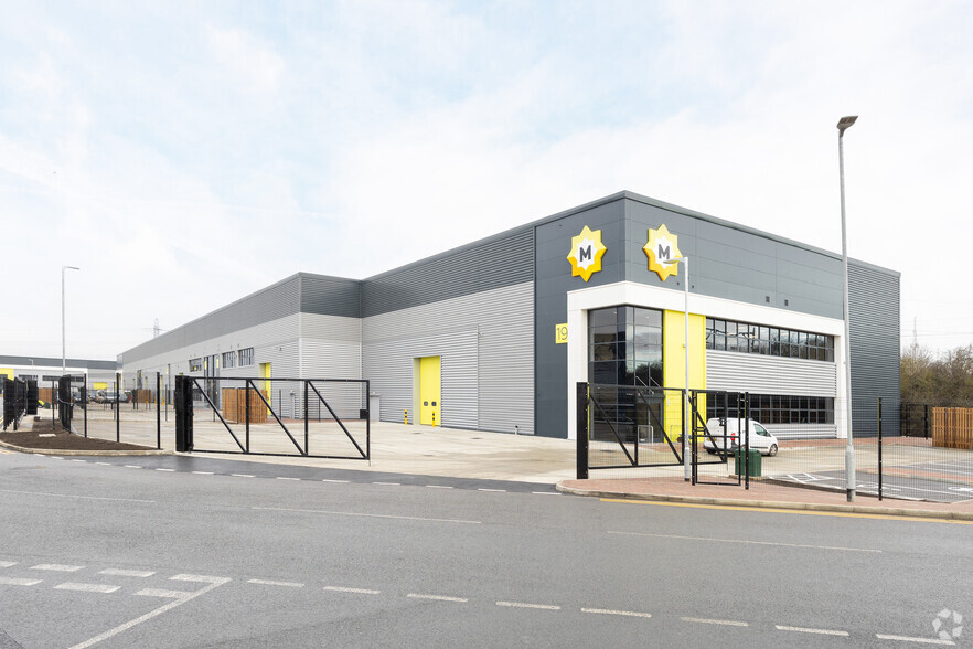 Chelmsford Rd, Rayleigh à louer - Photo principale – Image 1 sur 2