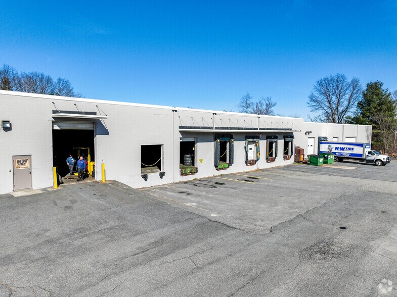6 Willow Rd, Ayer, MA à louer - Photo de l’immeuble – Image 2 sur 6