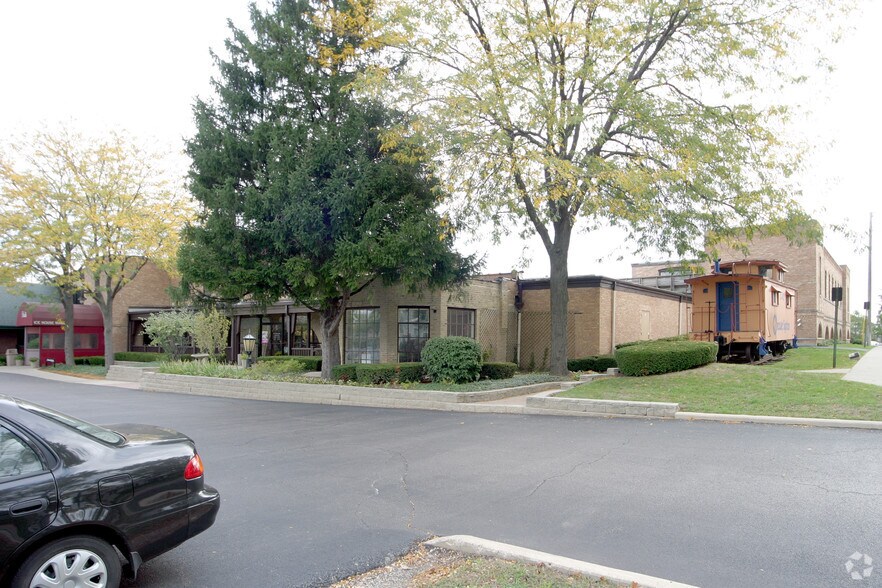 200 Applebee St, Barrington, IL à vendre - Photo de l’immeuble – Image 3 sur 16