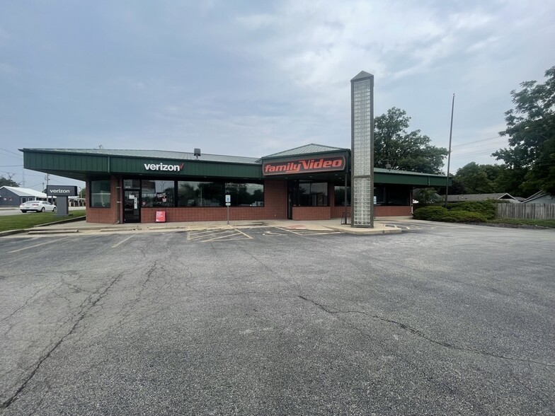 603-605 W Van Buren St, Clinton, IL à louer - Photo de l’immeuble – Image 2 sur 4
