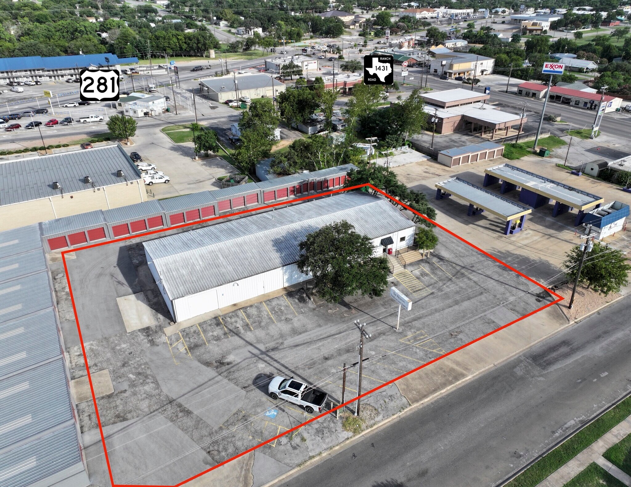 1007 Avenue K, Marble Falls, TX à louer Photo de l’immeuble– Image 1 sur 4