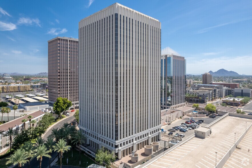 3838 N Central Ave, Phoenix, AZ à louer - Photo principale – Image 1 sur 7