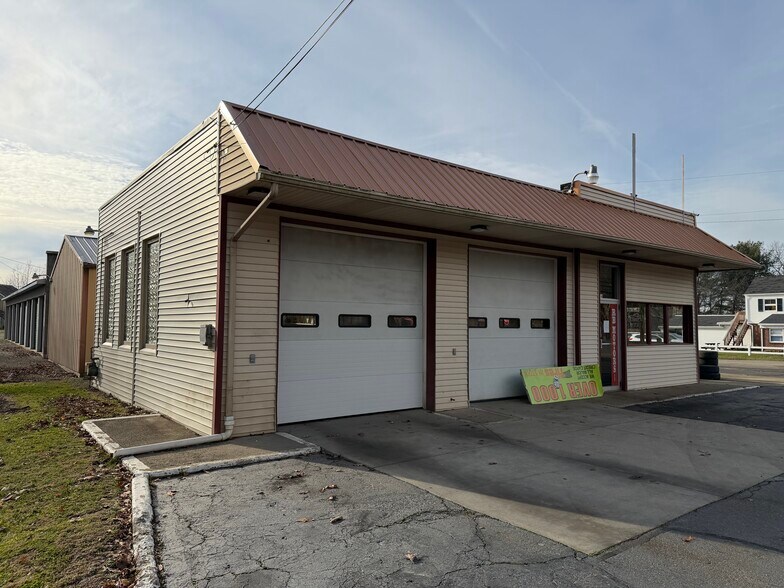 1414 E High Ave, New Philadelphia, OH à vendre - Photo de l’immeuble – Image 2 sur 14
