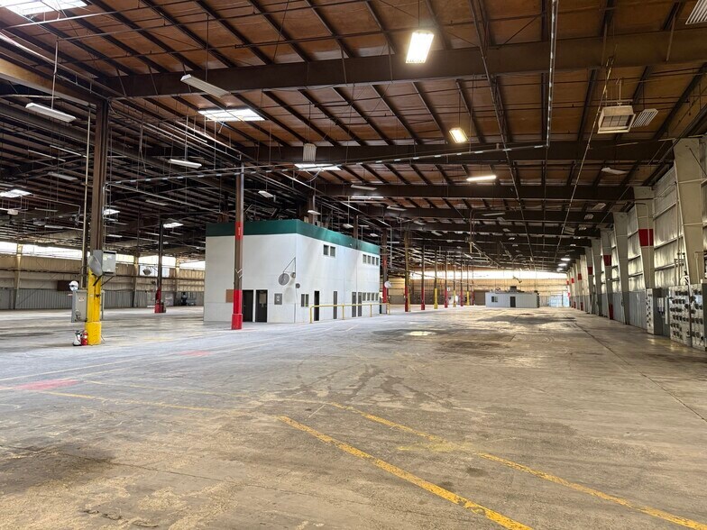 2400 Cooper Ave, Merced, CA à vendre - Photo de l’immeuble – Image 3 sur 5