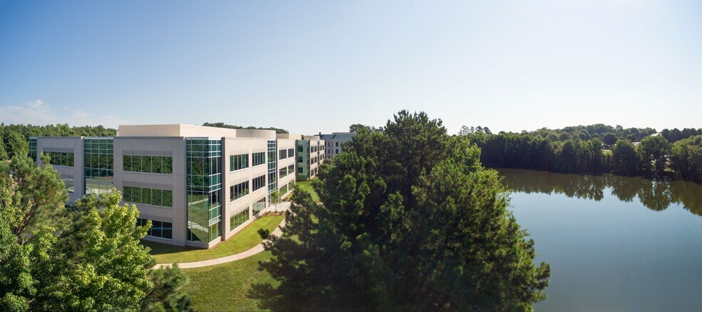 360 Kingsley Park Dr, Fort Mill, SC à louer - Photo de l’immeuble – Image 3 sur 13