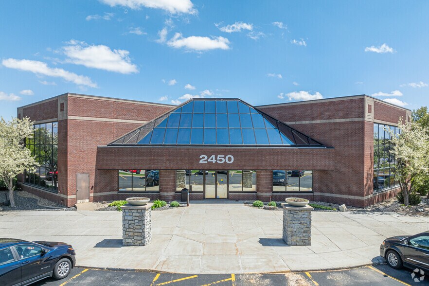 2450 44th St SE, Kentwood, MI à louer - Photo de l’immeuble – Image 1 sur 5