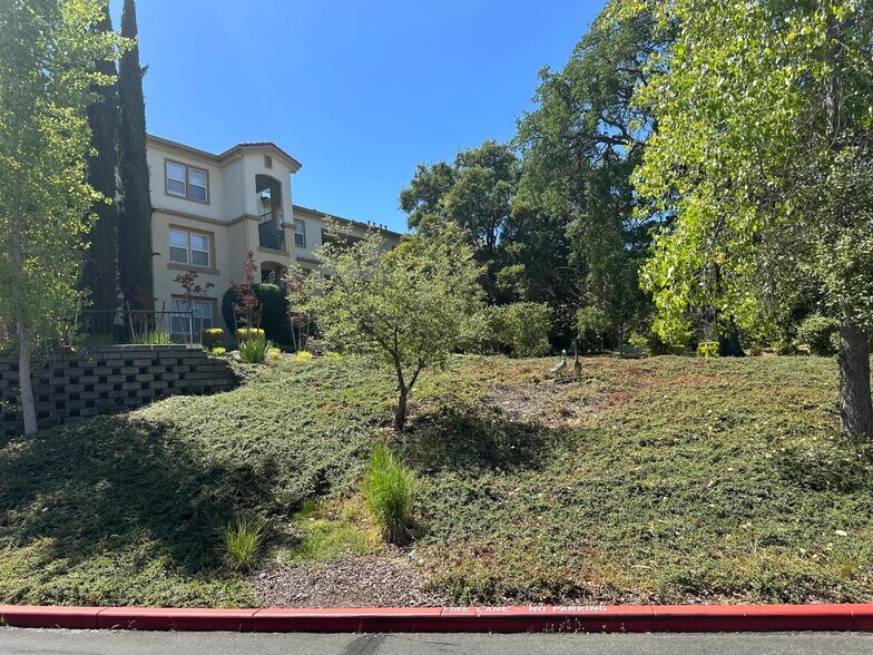 1501 Secret Ravine Pkwy, Roseville, CA à vendre - Photo de l’immeuble – Image 3 sur 13
