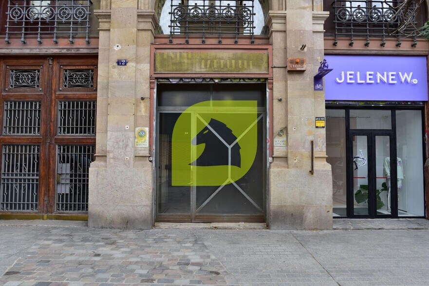 Immeuble residentiel dans Barcelone, Barcelona à vendre - Photo intérieure – Image 1 sur 2