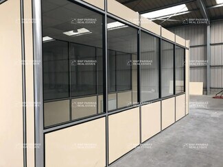 Plus de détails pour Local d'activités à louer