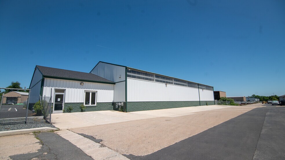 250 Edwards Ave, New Castle, DE à louer - Photo de l’immeuble – Image 3 sur 23
