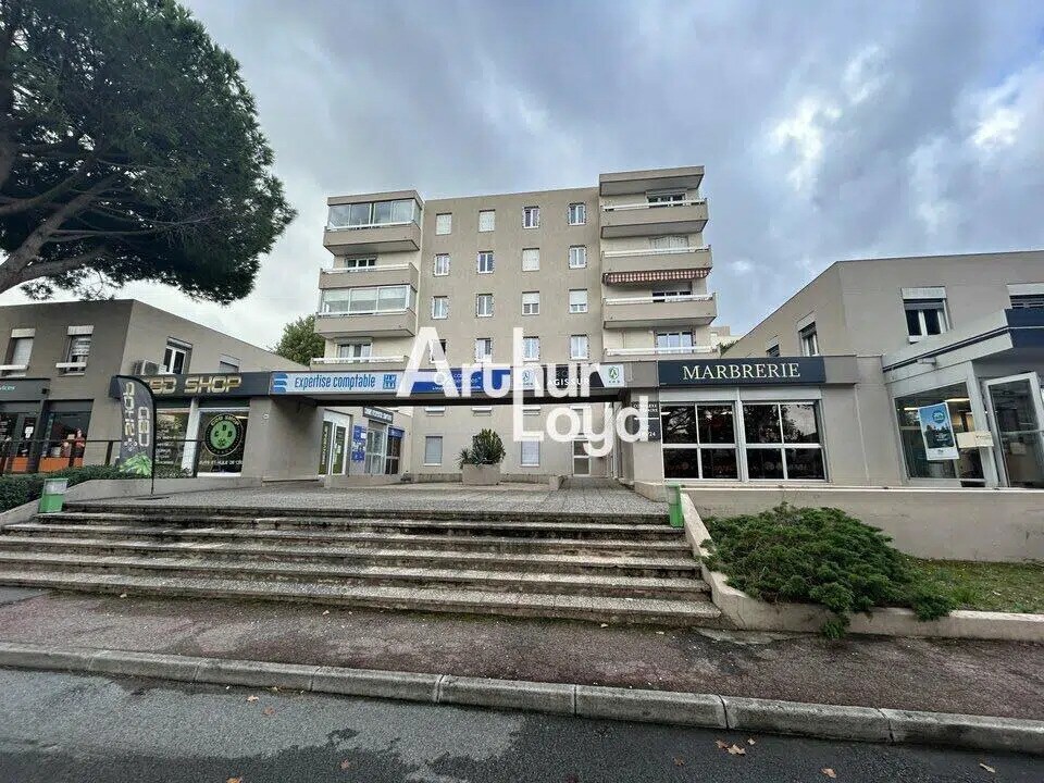 876 Avenue Marechal De Lattre De Tassigny, Fréjus à louer Photo de l’immeuble– Image 1 sur 6
