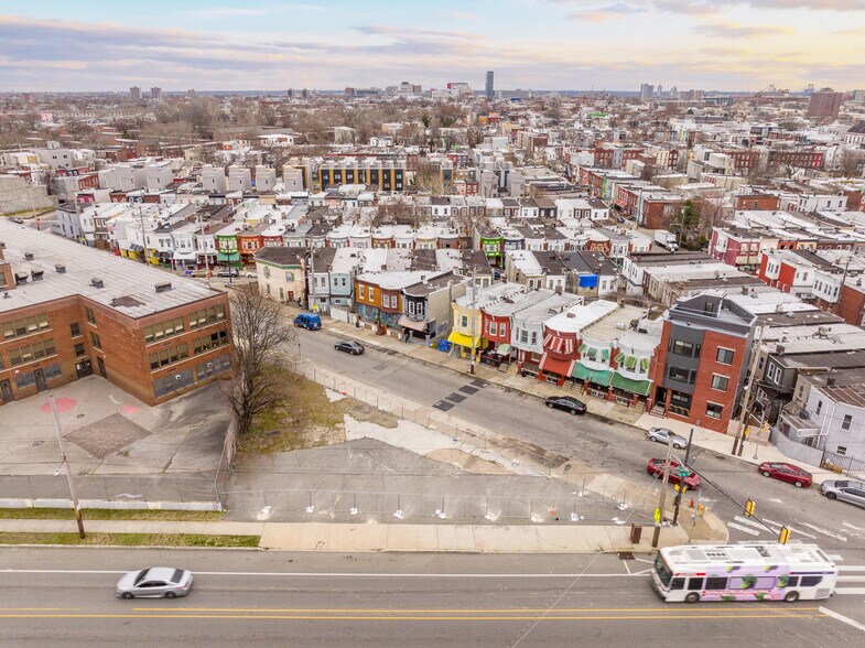 2839 W Glenwood Ave, Philadelphia, PA à louer - Photo de l’immeuble – Image 1 sur 16