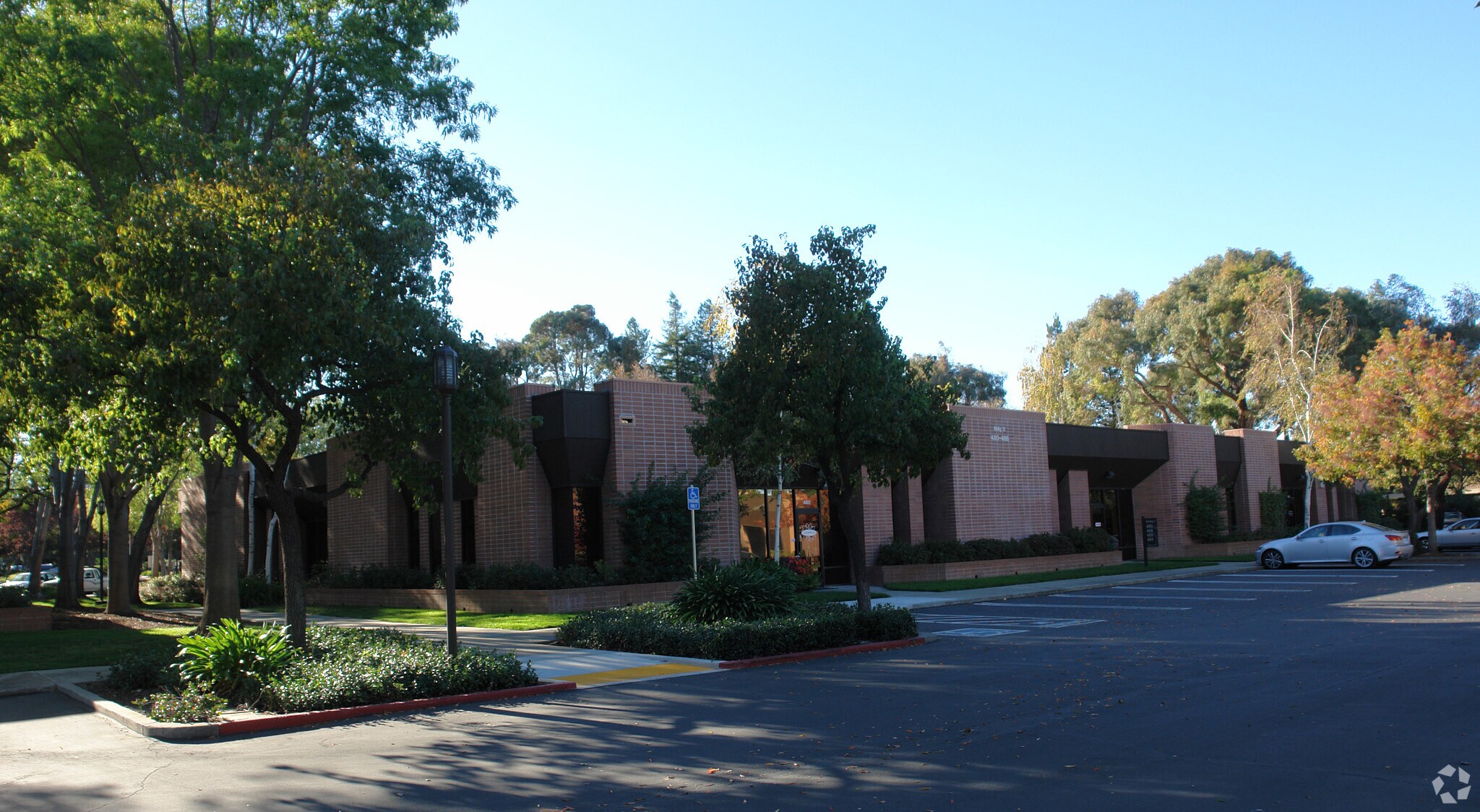 480-488 N Wiget Ln, Walnut Creek, CA à louer Photo de l’immeuble– Image 1 sur 5