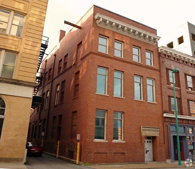 210 Hale St, Charleston, WV à vendre - Photo de l’immeuble – Image 2 sur 38