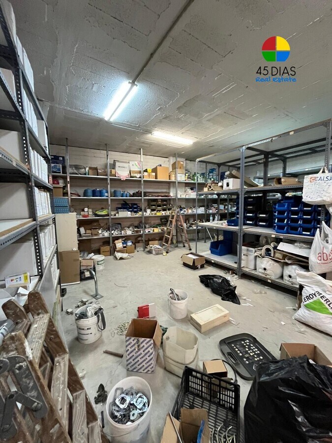 Ripollet, BAR 08291 - Lot 1 -  - Photo intérieure - Image 2 of 10