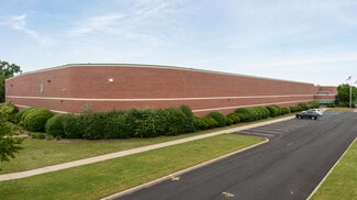 Plus de détails pour 555 N Research Pl, Central Islip, NY - Industriel/Logistique à louer