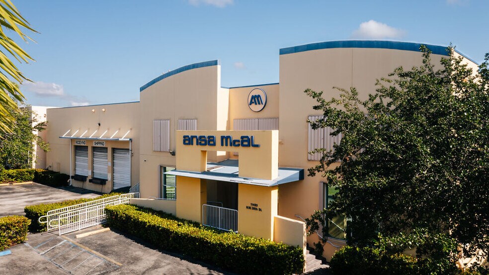 11403 NW 39th St, Miami, FL à vendre - Photo de l’immeuble – Image 3 sur 15