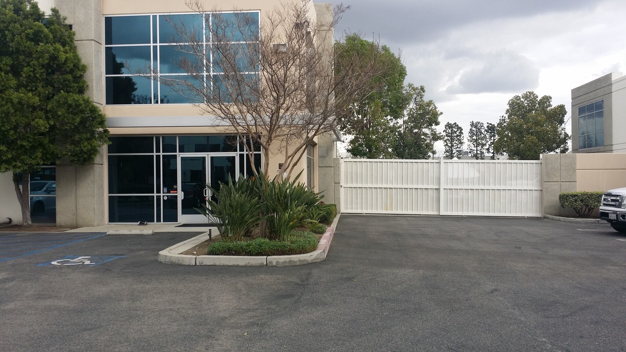 9383 Charles Smith Ave, Rancho Cucamonga, CA à louer Photo de l’immeuble– Image 1 sur 9