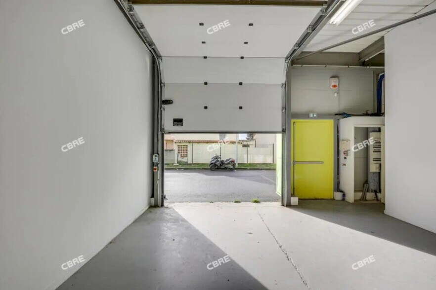 Local d’activités dans Morangis à louer - Photo intérieure – Image 3 sur 8